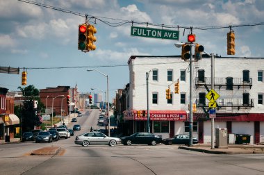 Pennsylvania Avenue ve Baltimo caddede Fulton kesişimi