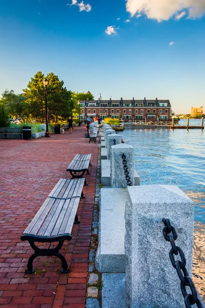 Banc sur le front de mer à Boston, Massachusetts . — Photo