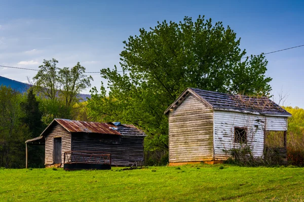 Antiguos edificios agrícolas en el valle de Shenandoah, Virginia . — Foto de Stock