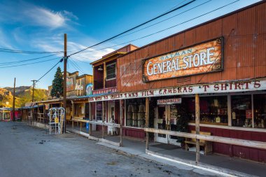 Oatman, Arizona tarihi yönlendirmek 66 boyunca genel mağaza.