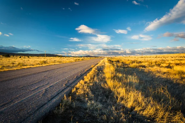 Evening light on a country road near Albuquerque, New Mexico. — Stock Photo, Image