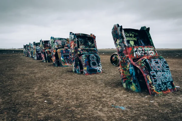 Die cadillac ranch, entlang der historischen route 66 in amarillo, texas. — Stockfoto