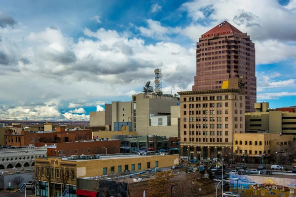 Veduta degli edifici nel centro di Albuquerque, Nuovo Messico . — Foto Stock
