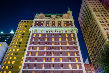 Dallas, Texas geceleri gökdelenlerin küme.