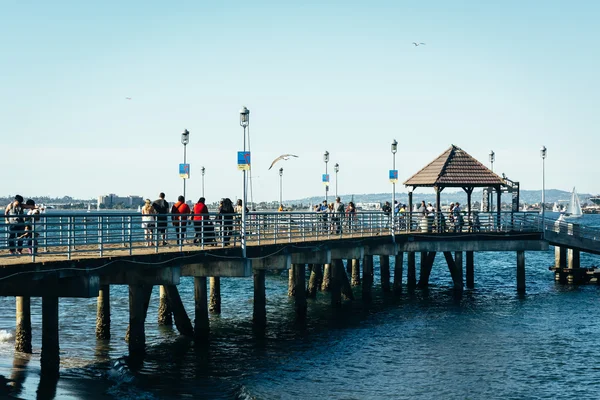 Pier in de San Diego Bay, in Coronado, Californië. — Stockfoto