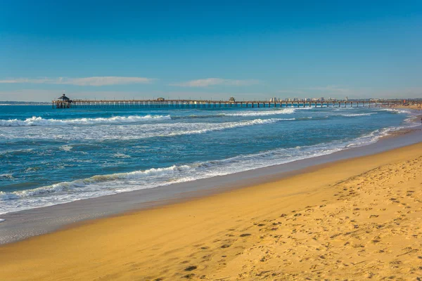 The Pacific Ocean and fishing pier in Imperial Beach, California — Stock Photo, Image