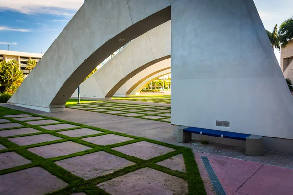 Arches at the Convention Center, in San Diego, California. — Stock Photo, Image