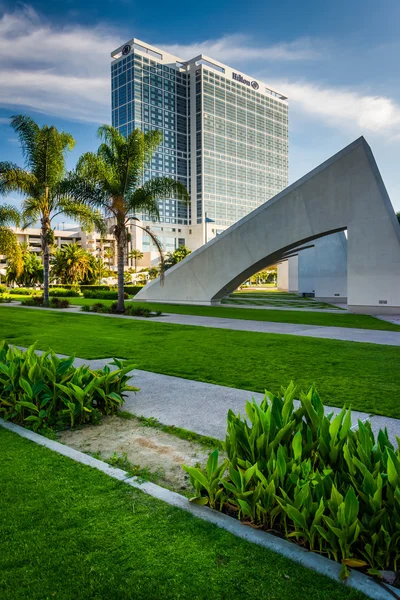 정원 및 아치 San Diego, 주만에에 컨벤션 센터에 — 스톡 사진