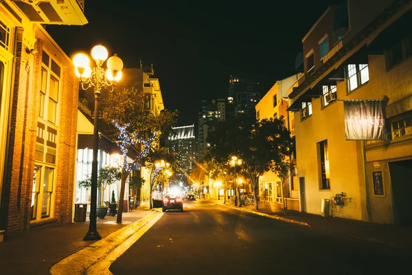 Island Avenue por la noche, en San Diego, California . —  Fotos de Stock