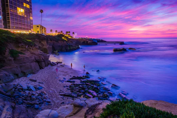 View of Shell Beach and the Pacific Ocean at sunset, in La Jolla — Stock Photo, Image