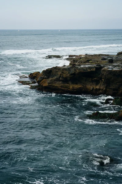 沿太平洋在日落悬崖自然公园的悬崖 — 图库照片