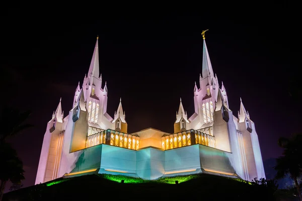 The Church of Jesus Christ of Latter-Day Saints Temple at night — Stock Photo, Image