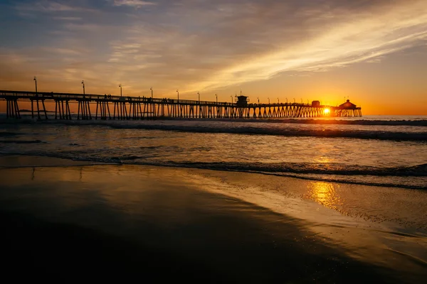 De visserij pier bij zonsondergang, in Imperial Beach, Californië. — Stockfoto