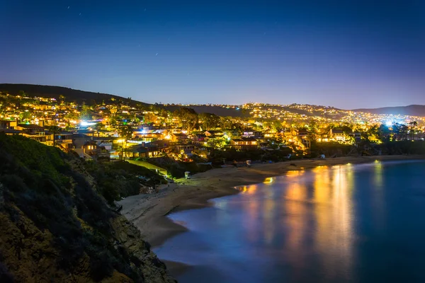 View of the Pacific Ocean and Laguna Beach at night, from Cresce — Stock Photo, Image