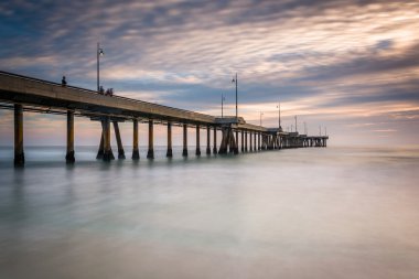 Gün batımında, iskele Venice Beach, Los Angele uzun pozlama
