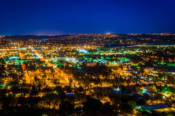 Éjszakai kilátás a város Folyópart, hegy Rubidoux Park, én — Stock Fotó