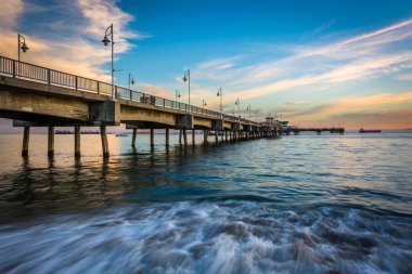 Günbatımı, Belmont iskelede Long Beach, Kaliforniya.