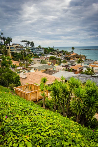 Hus och Stilla havet i Corona del Mar, Californ — Stockfoto