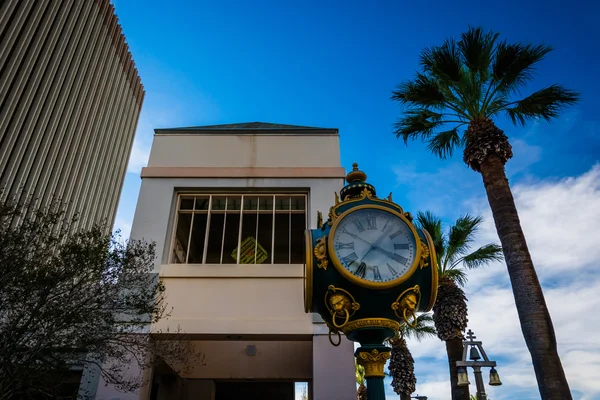 Ρολόι και κτίρια στο κέντρο του Riverside, Καλιφόρνια. — Φωτογραφία Αρχείου