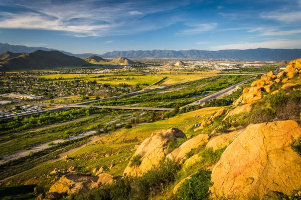 Uzak dağlar ve vadiler Mount Rubidou dan akşam görünümü — Stok fotoğraf