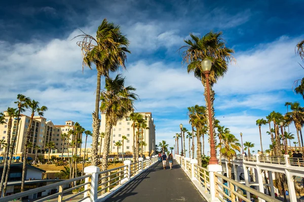 Walkway to the pier, in Oceanside, California. — Stock Photo, Image