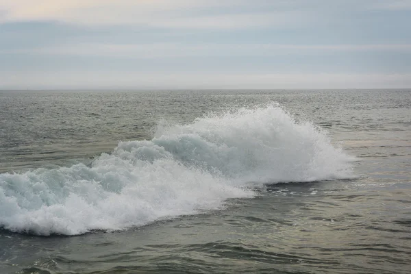 Welle im Pazifik, gesehen am Newport Beach, Kalifornien. — Stockfoto