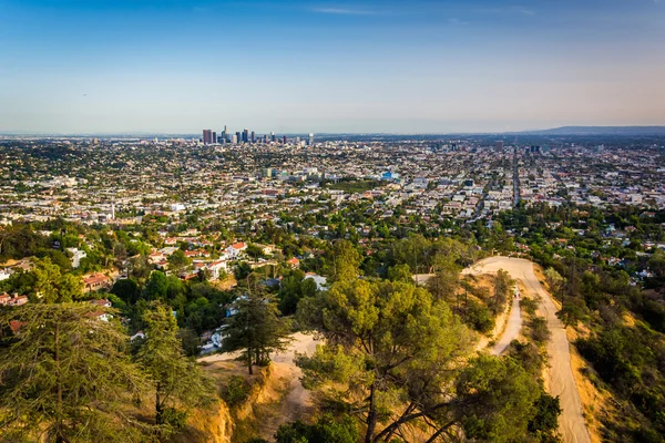 Vue des sentiers de Griffith Park et Los Angeles depuis Griffith Ob — Photo