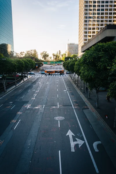 Widok ulicy 5., w centrum Los Angeles, Kalifornia. — Zdjęcie stockowe