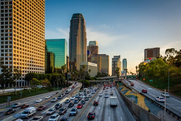 Vista de la autopista 110 desde el puente de la calle 4, en el centro — Foto de Stock