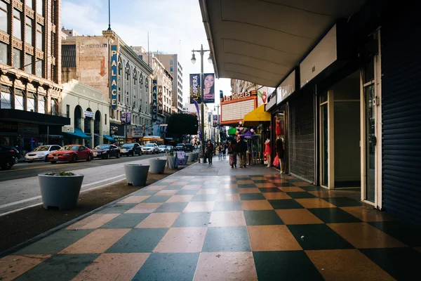 Budynki na Broadwayu w dzielnicy teatralnej w centrum Los A — Zdjęcie stockowe