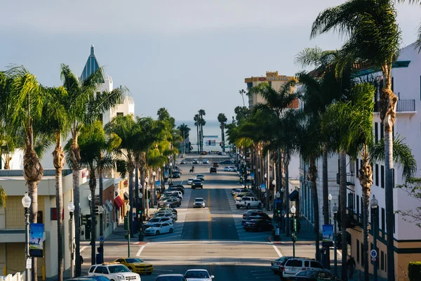 Vue de California Street, dans le centre-ville de Ventura, Californie . — Photo
