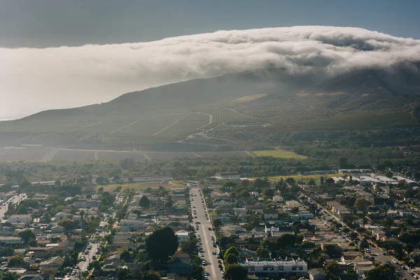 View of Ventura and distant mountains from Grant Park, in Ventur — Stock Photo, Image