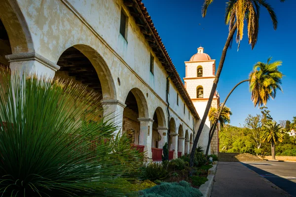 Old Mission Santa Barbara, em Santa Barbara, Califórnia. — Fotografia de Stock