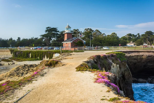 Faro commemorativo di Cliffs and Mark Abbott, a Santa Cruz, Calif — Foto Stock