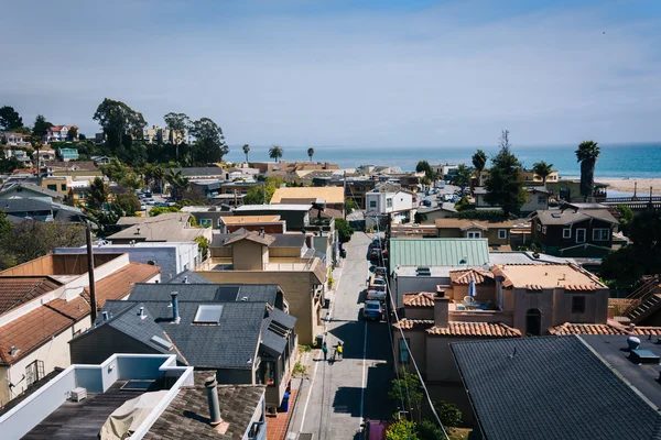 Vue sur les maisons et la rue en Alameda, Californie . — Photo