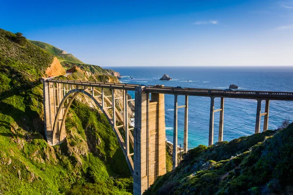 Bixby Creek Bridge, in Big Sur, Californië. — Stockfoto