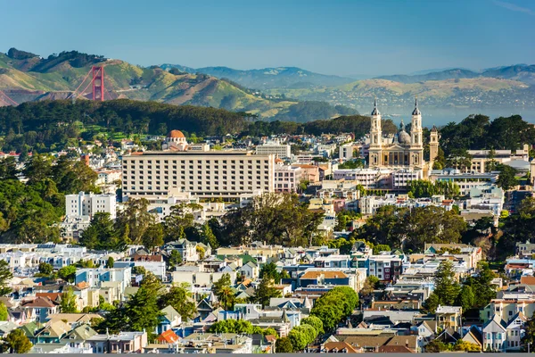 Uitzicht vanaf Tank Hill Park, in San Francisco, Californië. — Stockfoto