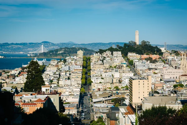 View of Coit Tower from Russian Hill, in San Francisco, Californ — Stock Photo, Image