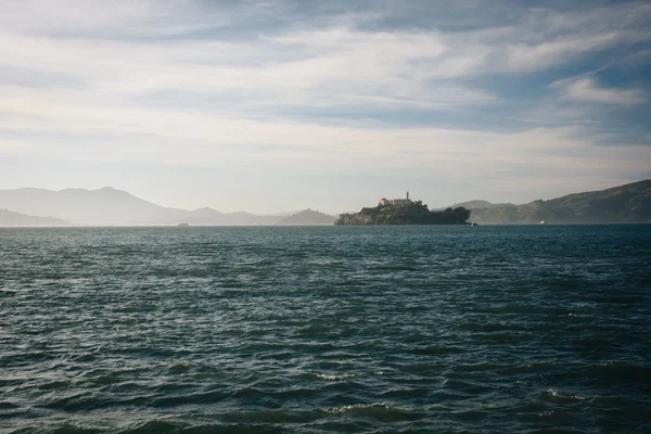 Vista de la isla de Alcatraz, en San Francisco, California . — Foto de Stock