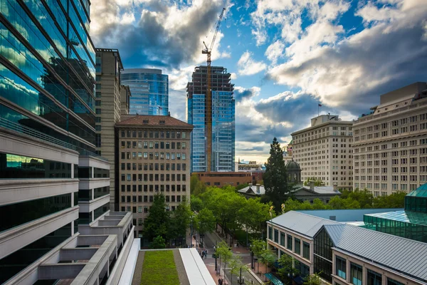 Vista de edificios cerca de Pioneer Place, en Portland, Oregon . — Foto de Stock