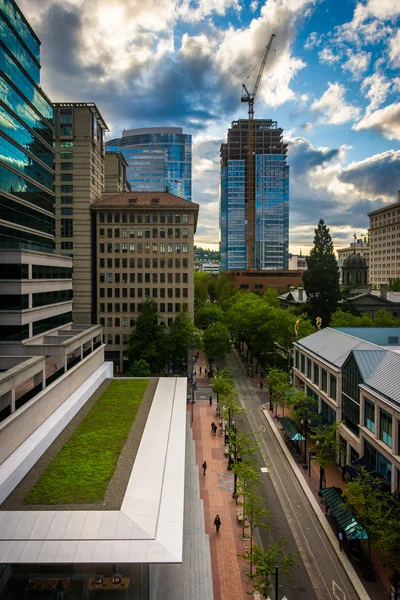 View of buildings near Pioneer Place, in Portland, Oregon. — Stock Photo, Image
