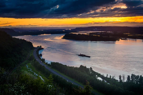 Sunset from the Vista House in Columbia River Gorge, Oregon. — Stock Photo, Image