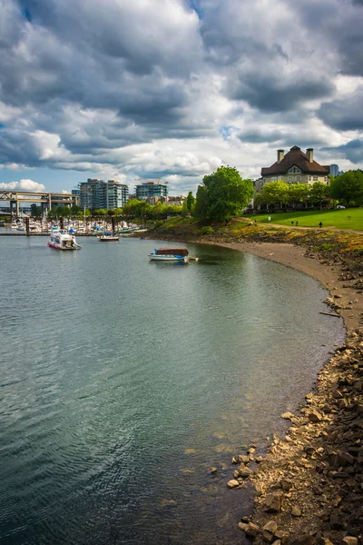Rio Williamette no Parque Marítimo Tom McCall, em Portland — Fotografia de Stock