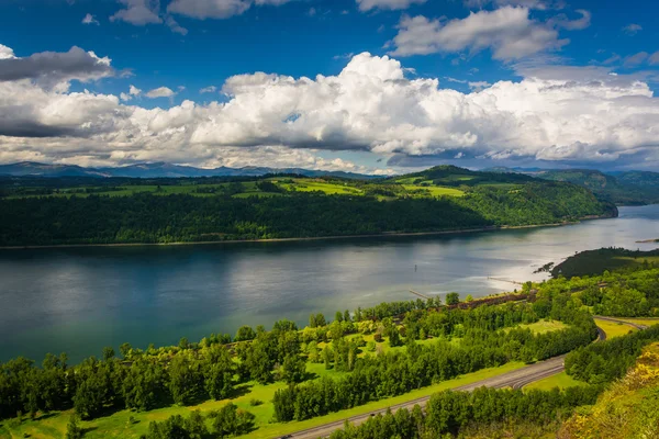 Pohled na řece Columbia z Vista domu, v Kolumbii — Stock fotografie