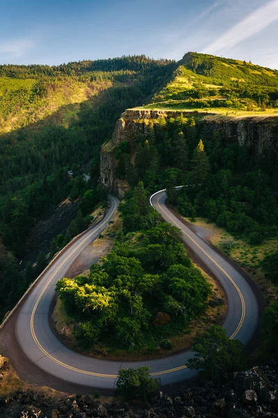 Blick auf die historische Columbia River Highway vom Rowena Kamm ov — Stockfoto