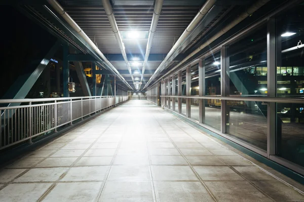 สะพานเบลล์สตรีทตอนกลางคืน ในซีแอตเติล วอชิงตัน . — ภาพถ่ายสต็อก
