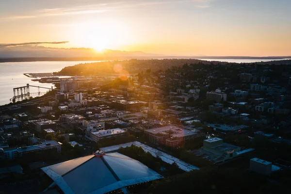 Sunset view Elliott-öbölre, Seattle, Washington. — Stock Fotó