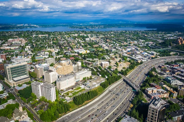 Vue de l'I-5 et du lac Washington, à Seattle, Washington . — Photo