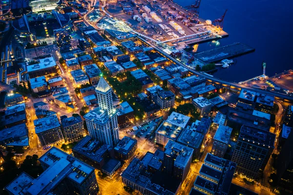 Utsikt över området Pioneer Square på natten, i Seattle, Washington — Stockfoto