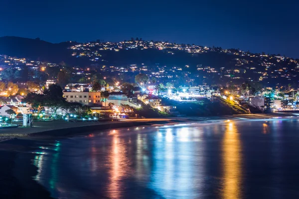 Blick auf Lagunenstrand bei Nacht, vom Heisler Park in Lagunenstrand — Stockfoto